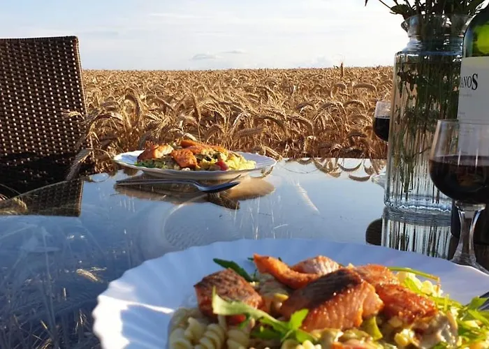 Tatil Evi Ein Bett Im Kornfeld - Haus Weitblick - Mit Innenpool Schonfeld (Mecklenburgische Seenplatte)